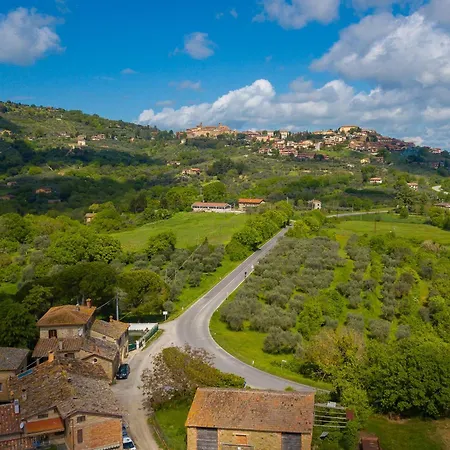 Borgo With Shared Pool And Garden
